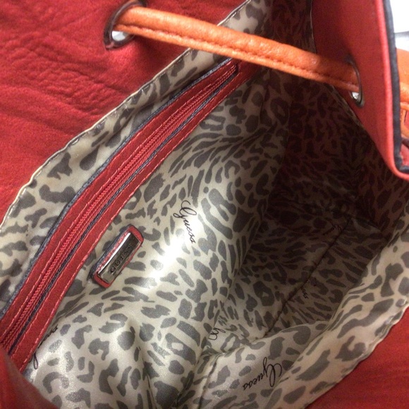 GUESS TOTE/SHOULDER BAG WITH DRAWSTRING FRINGED CLOSURE - Picture 13 of 15